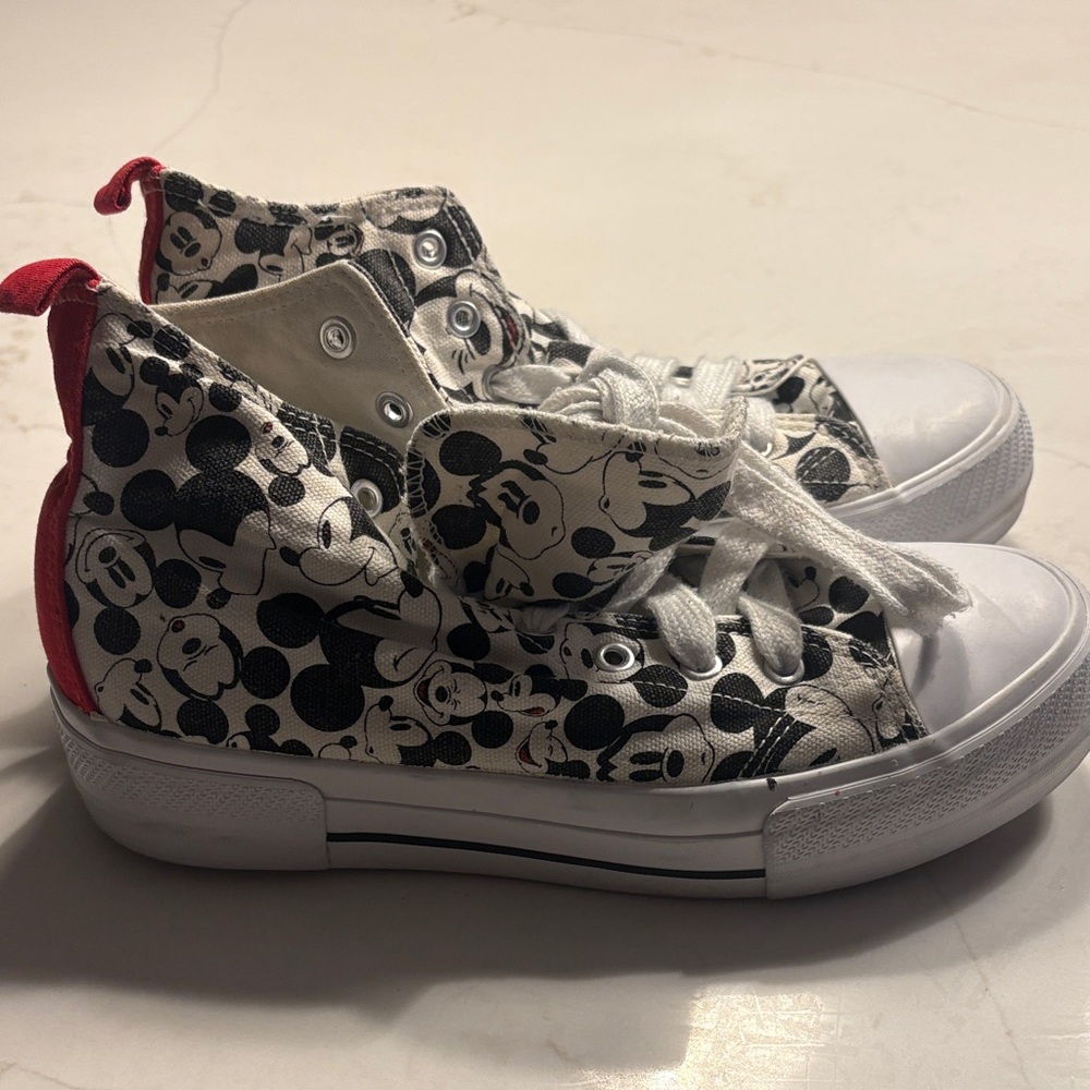 Disney Mickey Mouse High-Top Sneakers - Black and Red